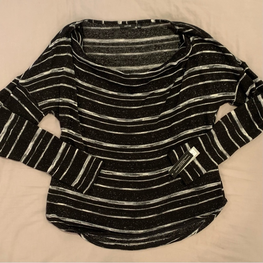 NWT Apt9 Long Sleeved Top - Large